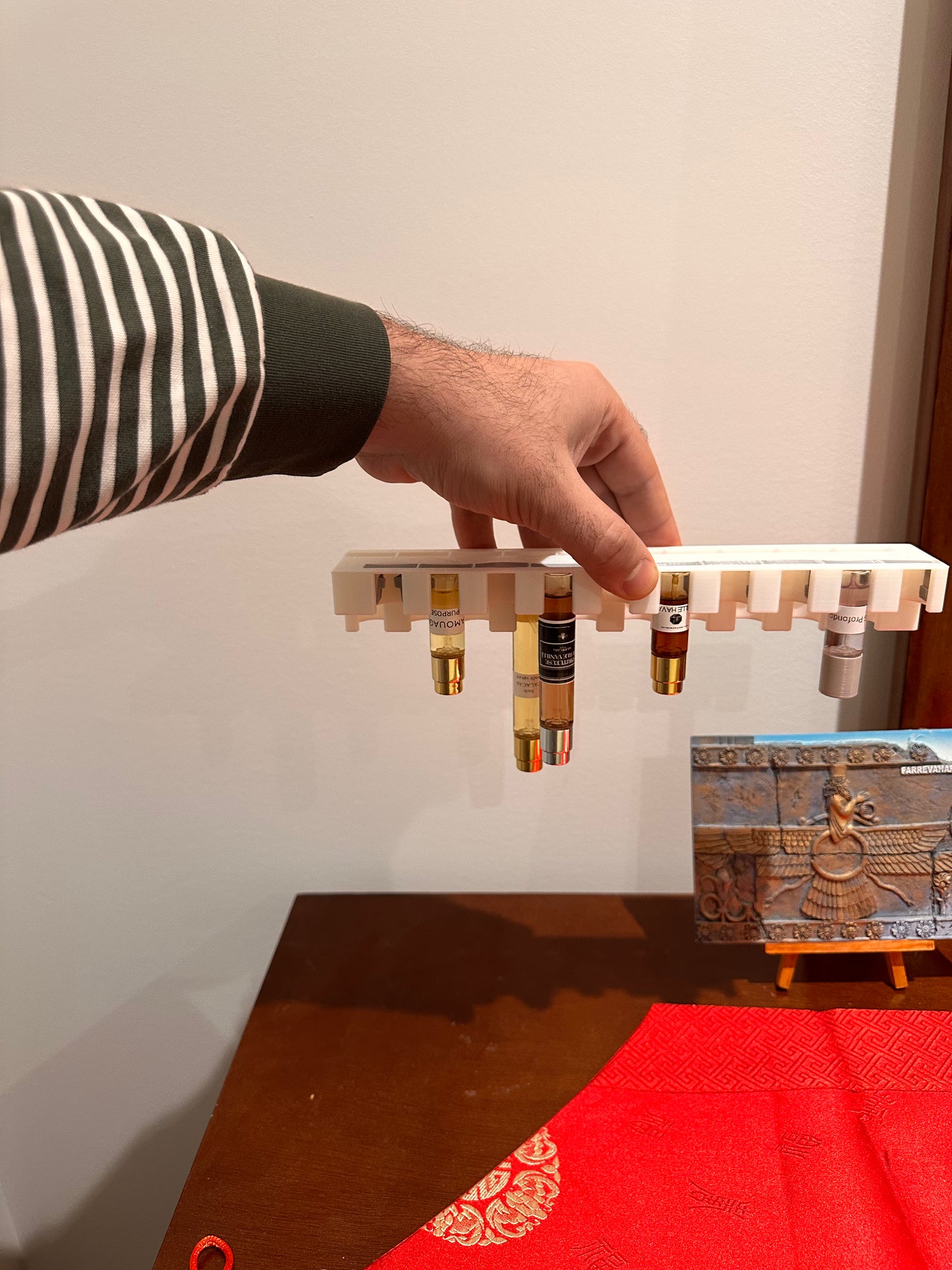 Universal Decant Stand 60 vials (Made to order)