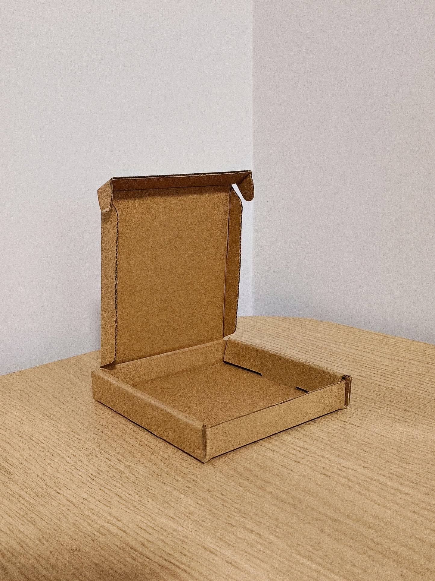 100 pcs corrugated kraft mailer/slot boxes - 102mm x 102mm x 17mm